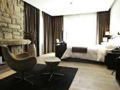 Rails de rideaux ODEC : des solutions modulaires pour les professionnels